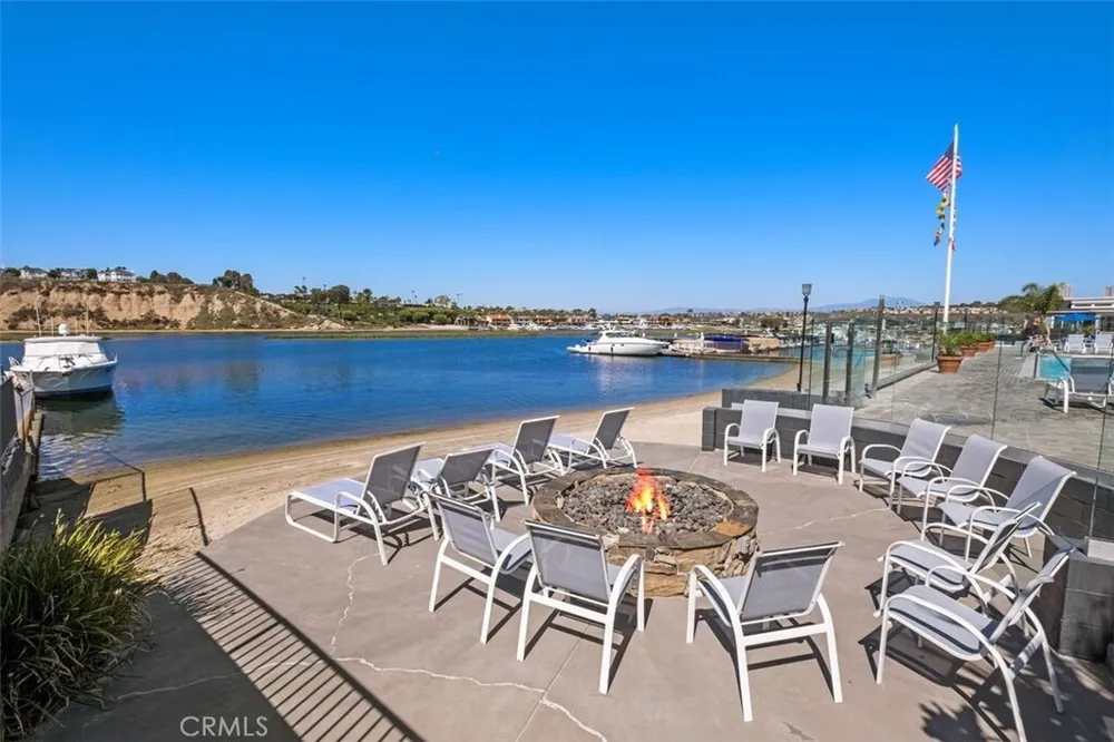 264 Mayflower Dr, Newport Beach, CA 92660