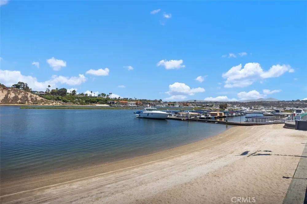 264 Mayflower Dr, Newport Beach, CA 92660