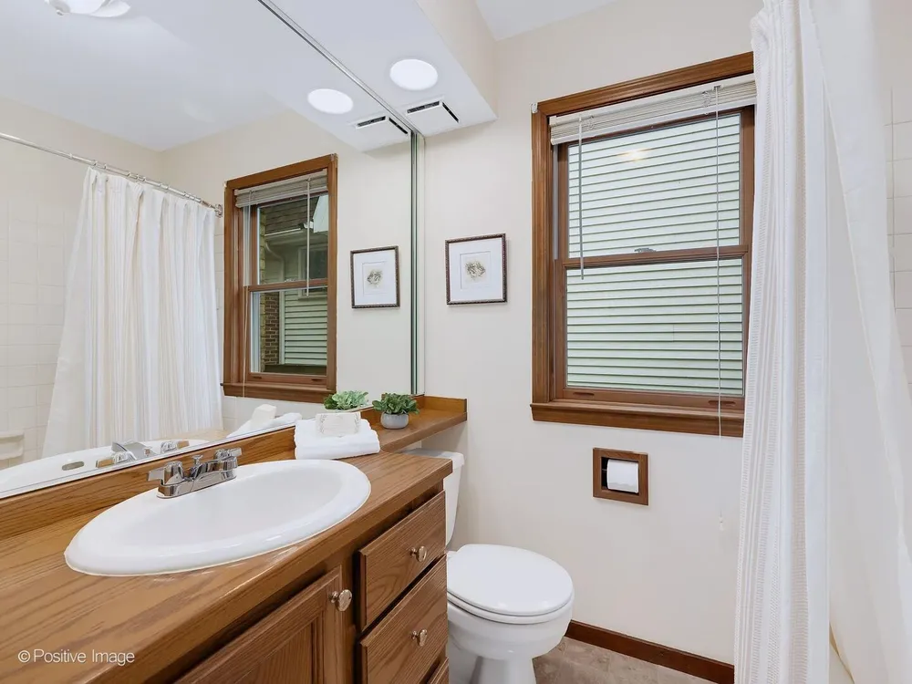 613 N Spring Ave, La Grange Park, IL 60526