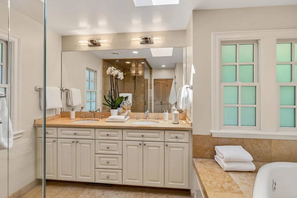 103 Toyon Ct, Woodside, CA 94062