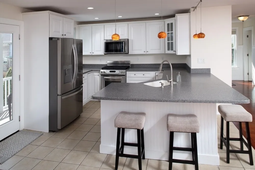 9 Meade Ave, Hull, MA 02045