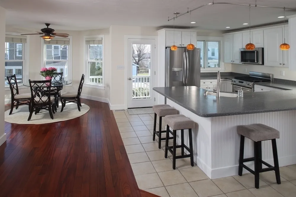 9 Meade Ave, Hull, MA 02045
