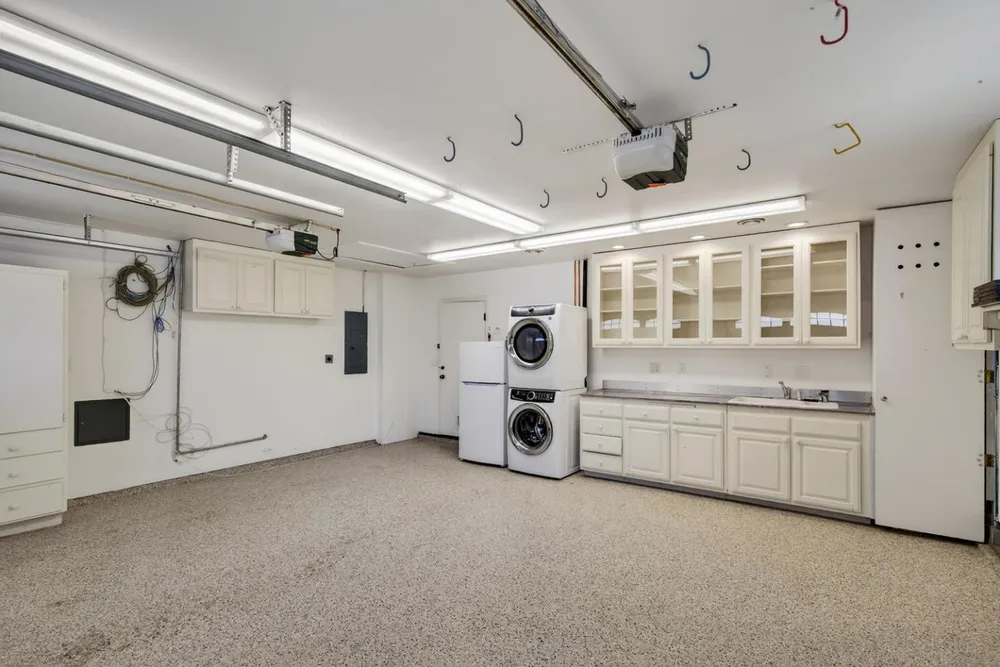 103 Toyon Ct, Woodside, CA 94062