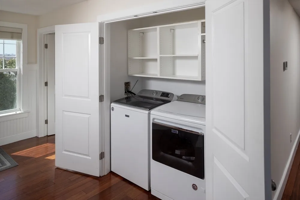 9 Meade Ave, Hull, MA 02045