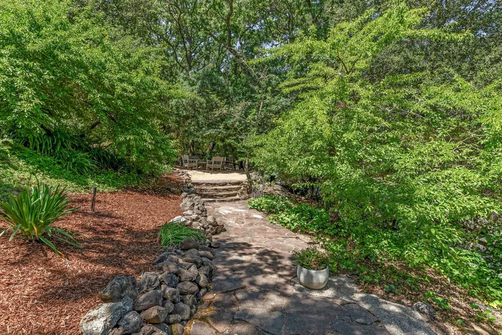 103 Toyon Ct, Woodside, CA 94062