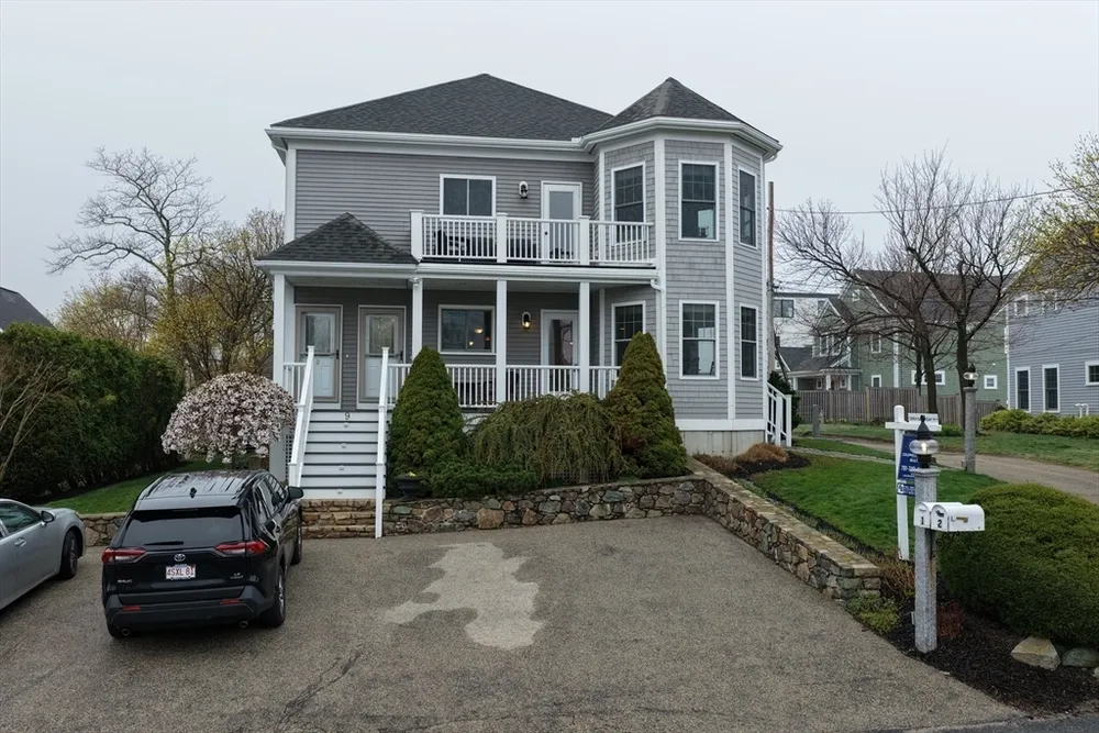 9 Meade Ave, Hull, MA 02045