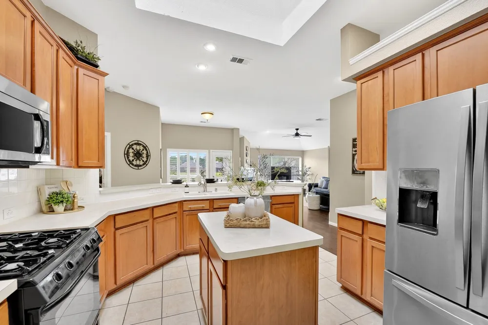1369 Royal Oaks Dr, Frisco, TX 75036