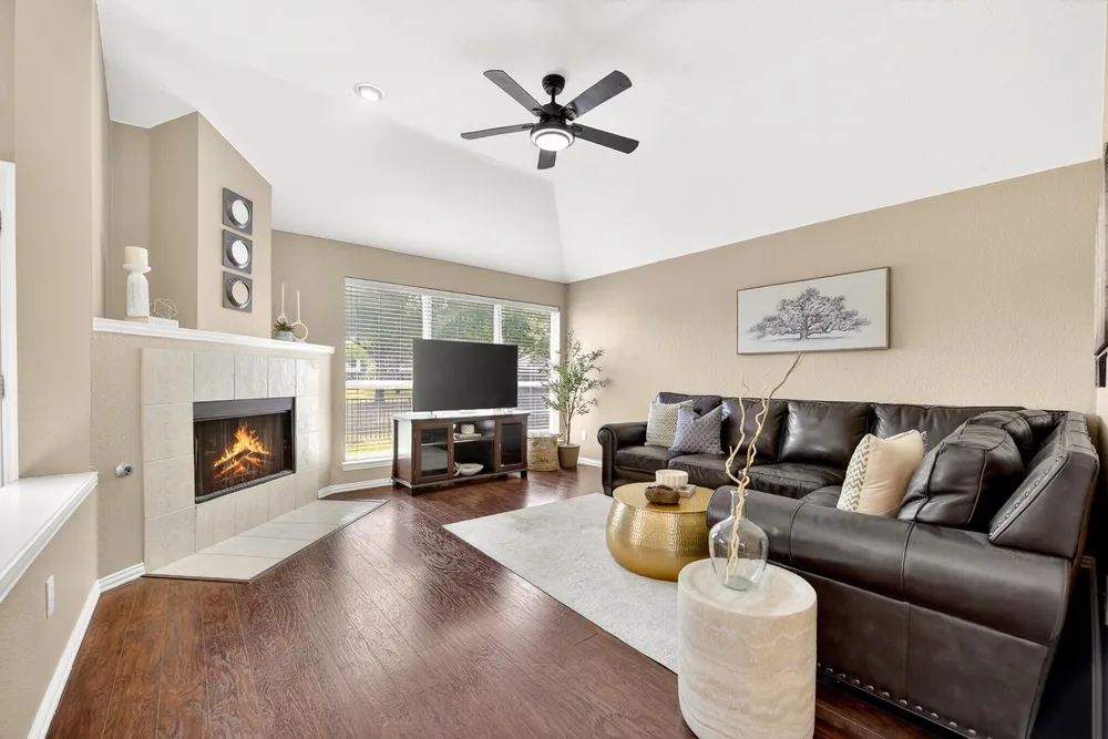 1369 Royal Oaks Dr, Frisco, TX 75036