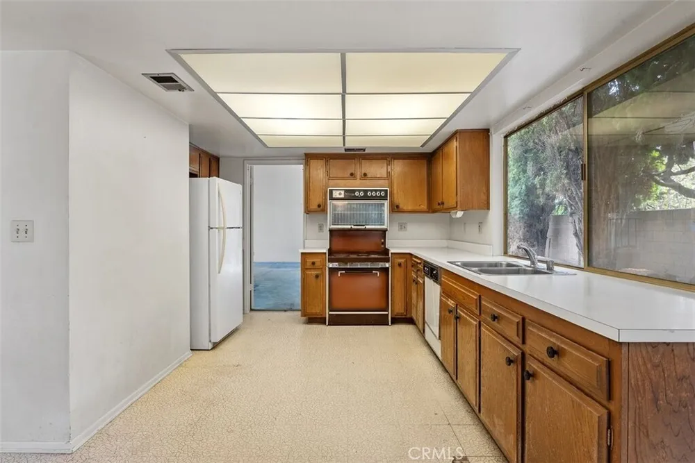 10042 Sprit Circle, Huntington Beach, CA 92646