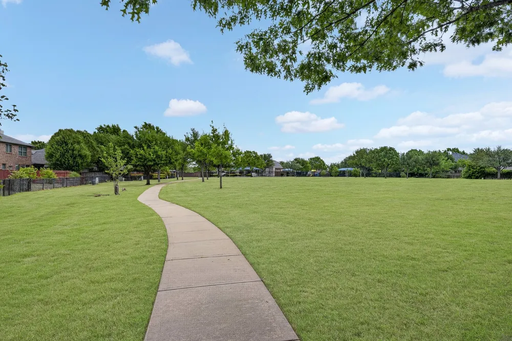 1369 Royal Oaks Dr, Frisco, TX 75036