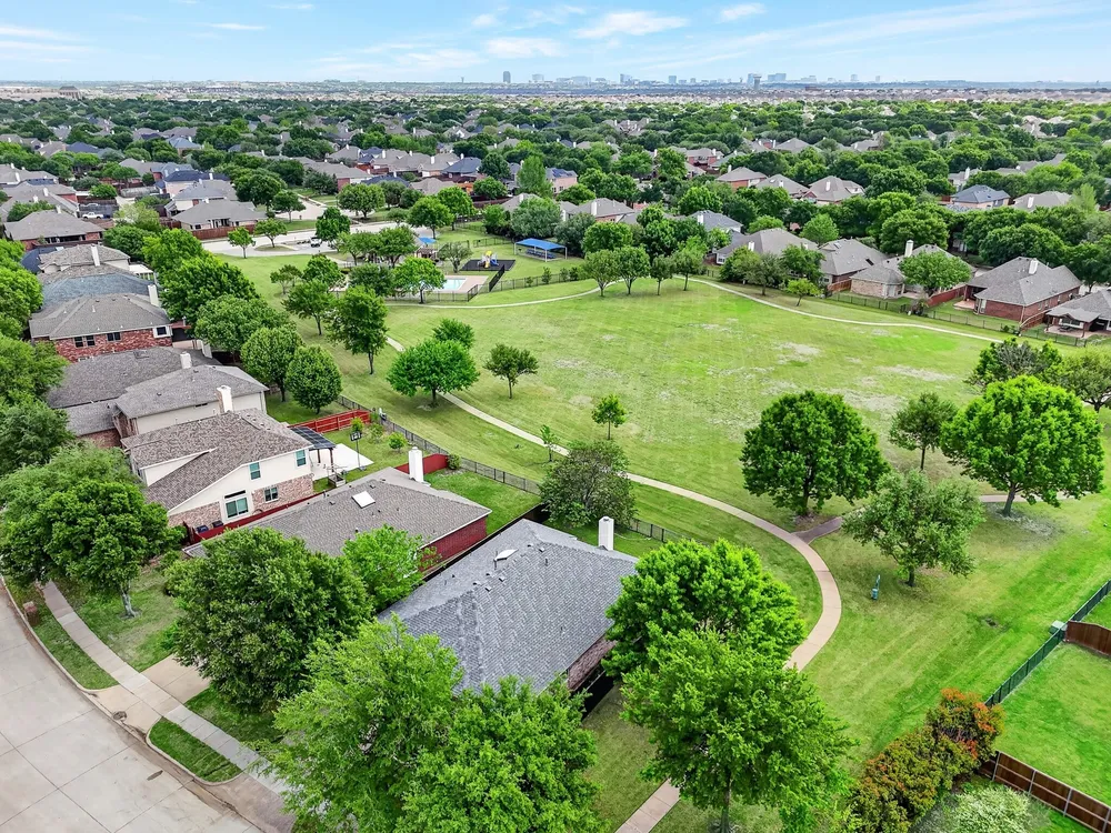 1369 Royal Oaks Dr, Frisco, TX 75036