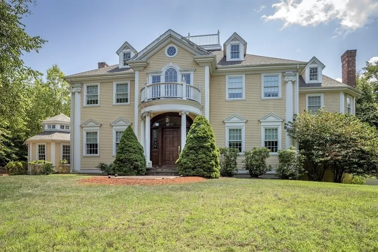 130 Popes Ln, Hingham, MA 02043