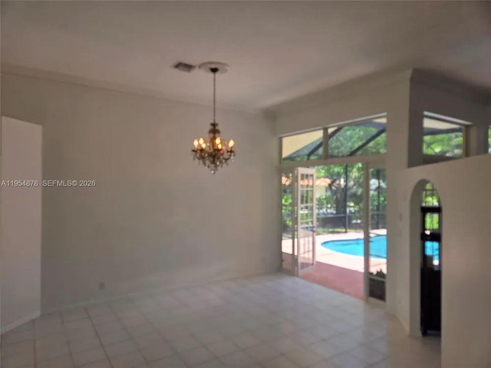 900 Spoonbill Cir, Weston, FL 33326