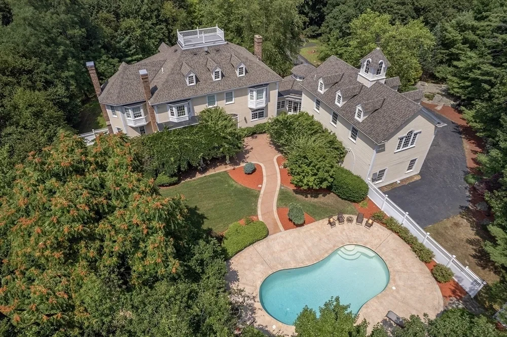 130 Popes Ln, Hingham, MA 02043