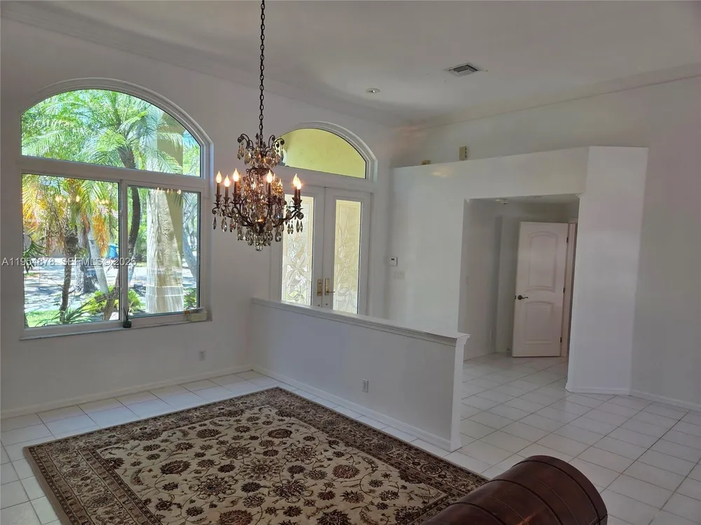 900 Spoonbill Cir, Weston, FL 33326
