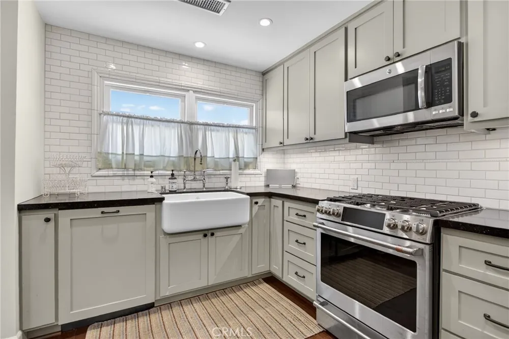 17066 Palmdale Ln, Huntington Beach, CA 92647