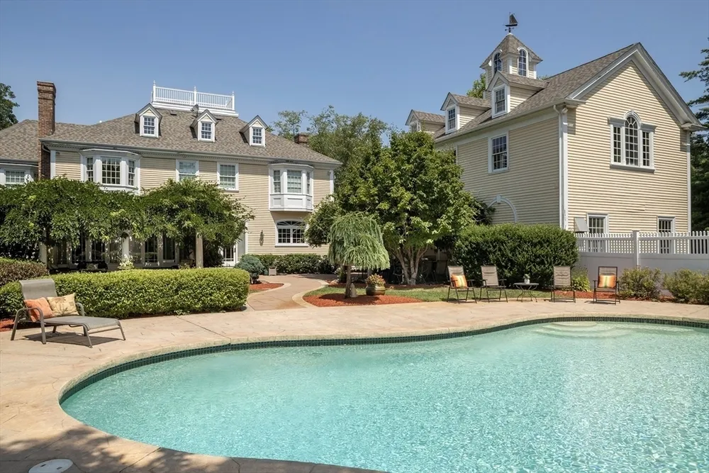 130 Popes Ln, Hingham, MA 02043