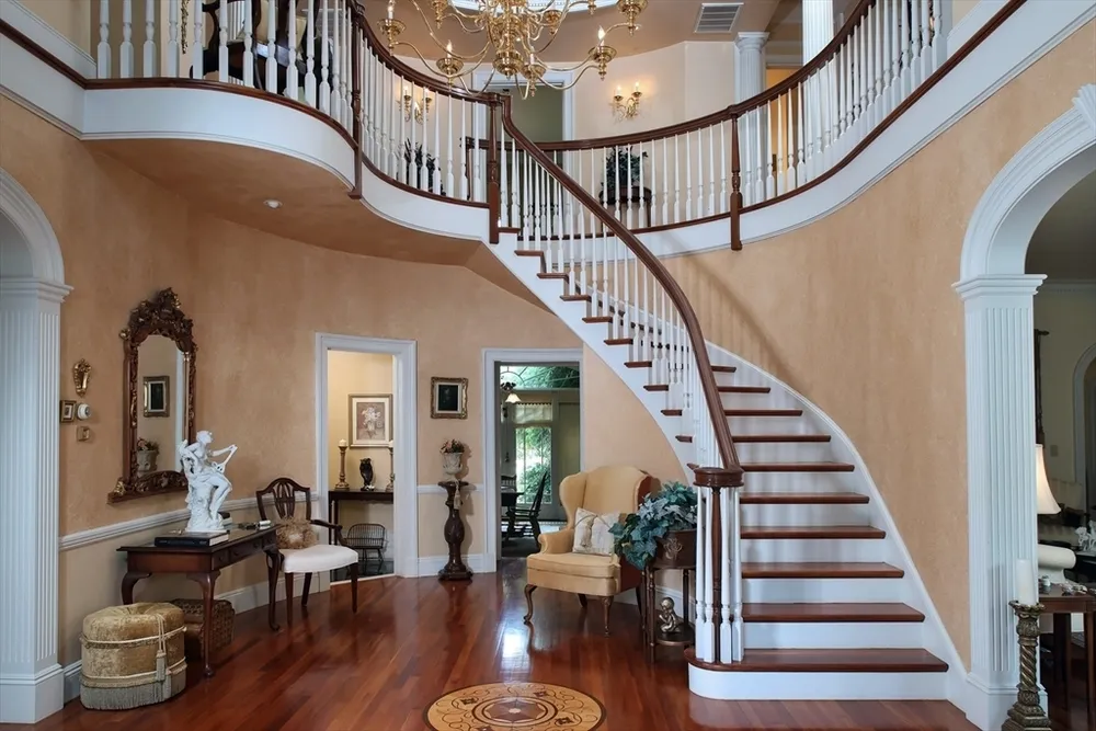 130 Popes Ln, Hingham, MA 02043