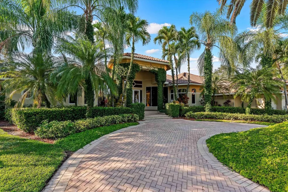 3060 Paddock Rd, Weston, FL 33331