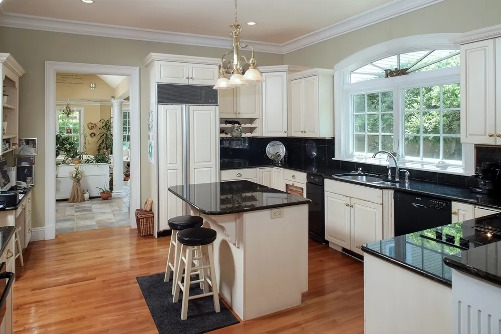 130 Popes Ln, Hingham, MA 02043