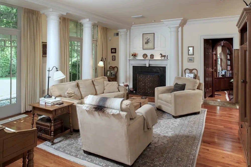 130 Popes Ln, Hingham, MA 02043