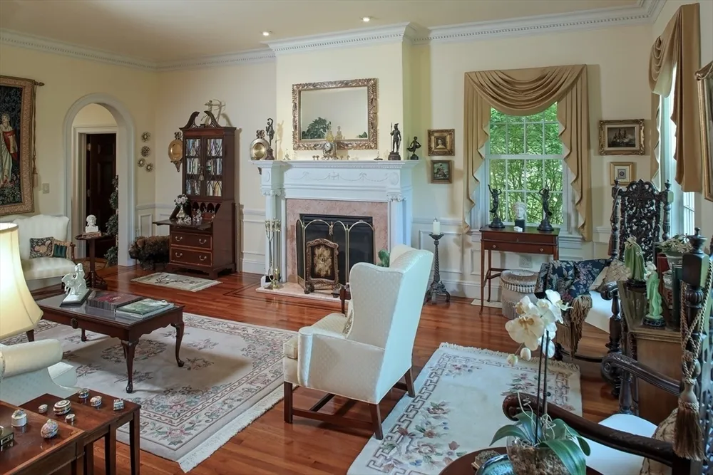130 Popes Ln, Hingham, MA 02043