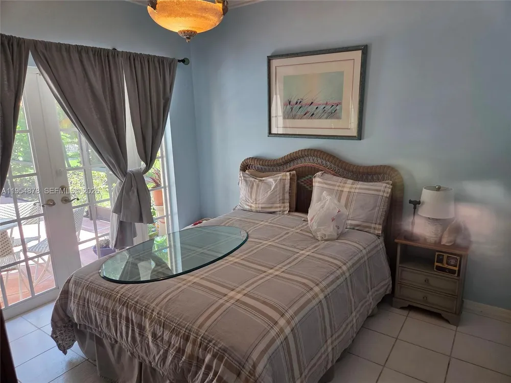 900 Spoonbill Cir, Weston, FL 33326