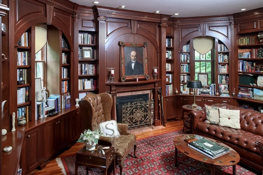 130 Popes Ln, Hingham, MA 02043