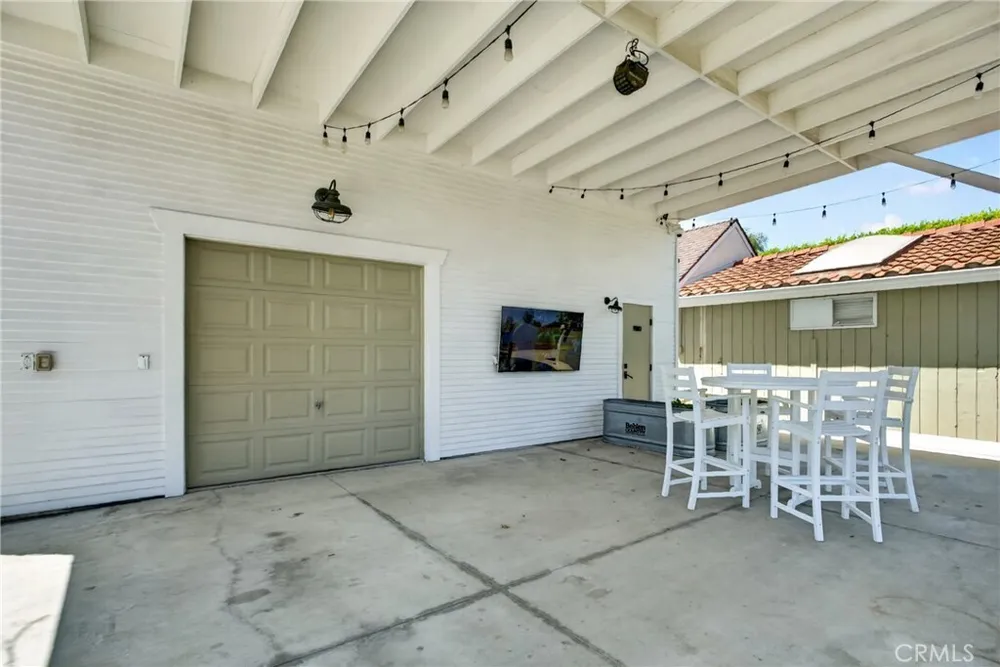 17066 Palmdale Ln, Huntington Beach, CA 92647