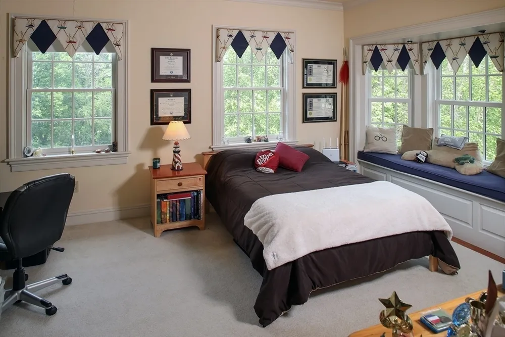 130 Popes Ln, Hingham, MA 02043