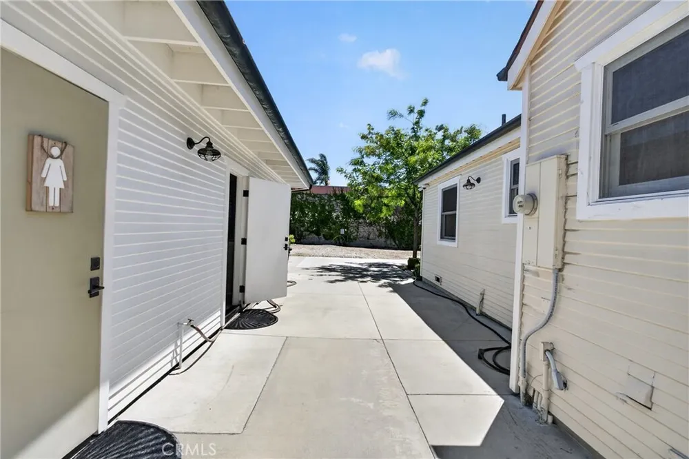 17066 Palmdale Ln, Huntington Beach, CA 92647
