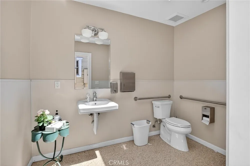 17066 Palmdale Ln, Huntington Beach, CA 92647