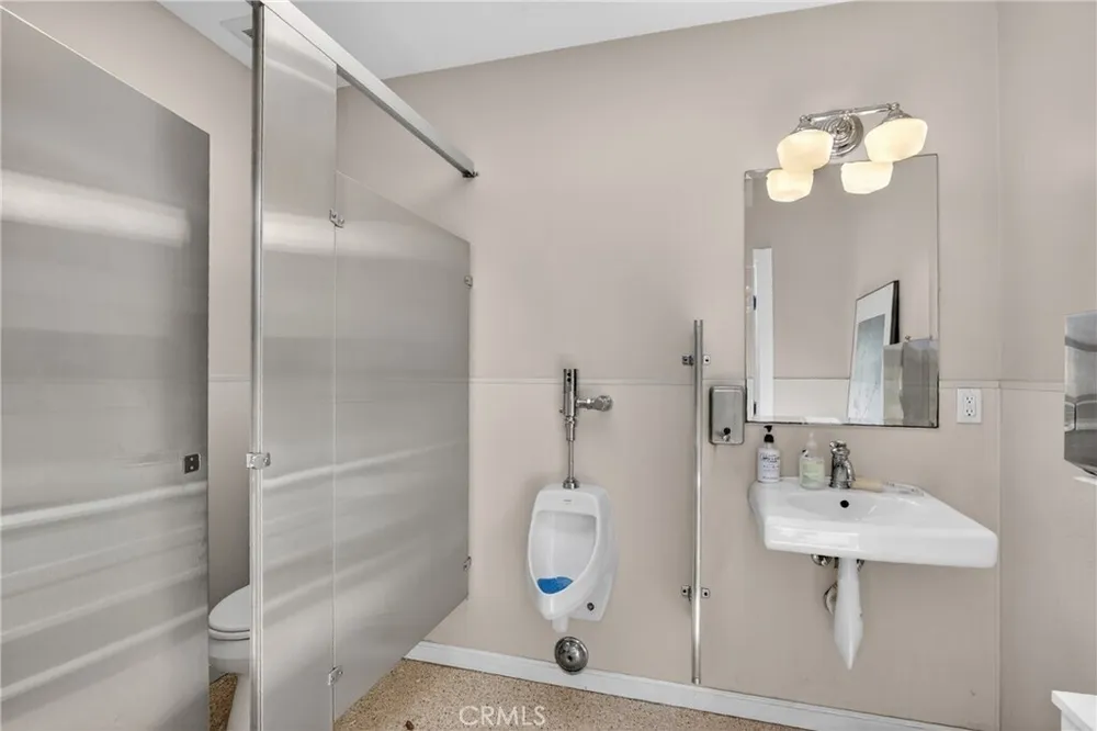 17066 Palmdale Ln, Huntington Beach, CA 92647