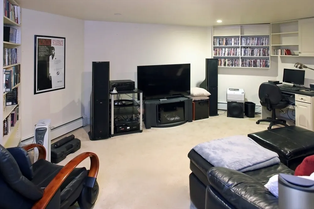 130 Popes Ln, Hingham, MA 02043