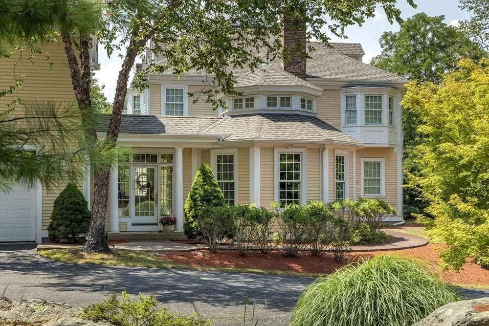 130 Popes Ln, Hingham, MA 02043