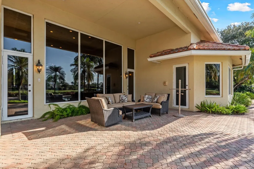 3060 Paddock Rd, Weston, FL 33331