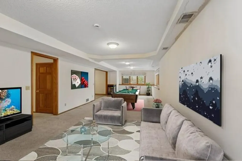 1004 Walden Ct, Burnsville, MN 55337