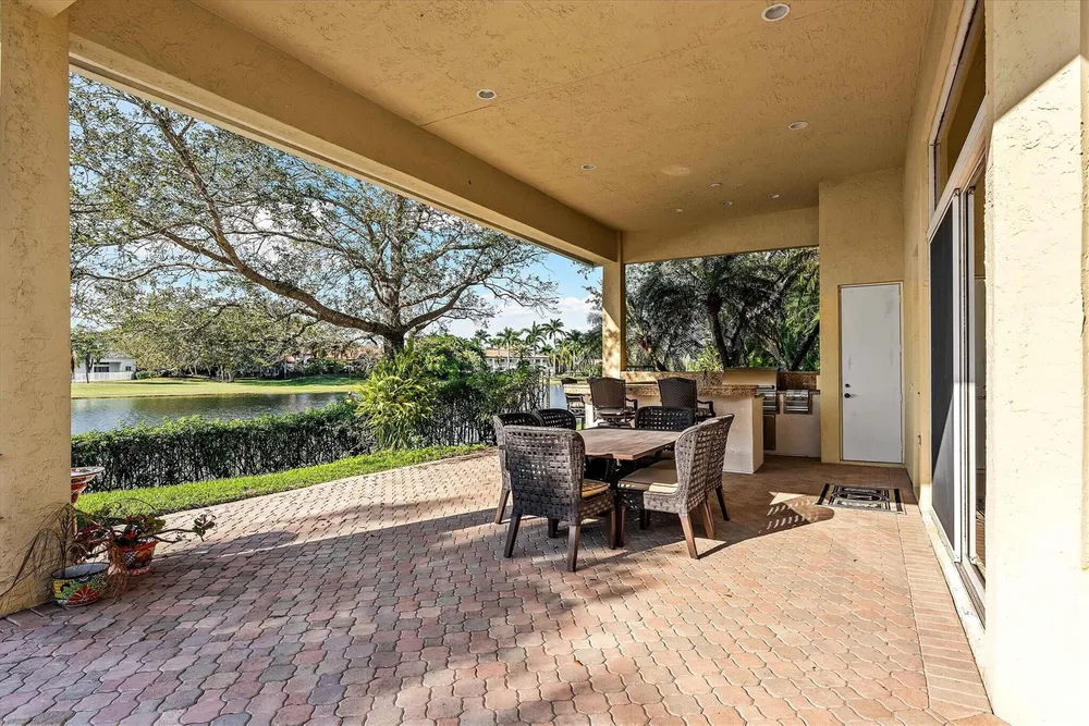 3060 Paddock Rd, Weston, FL 33331