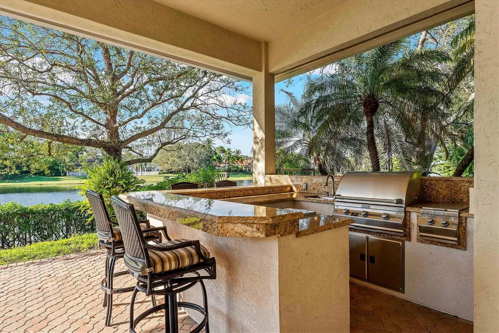 3060 Paddock Rd, Weston, FL 33331