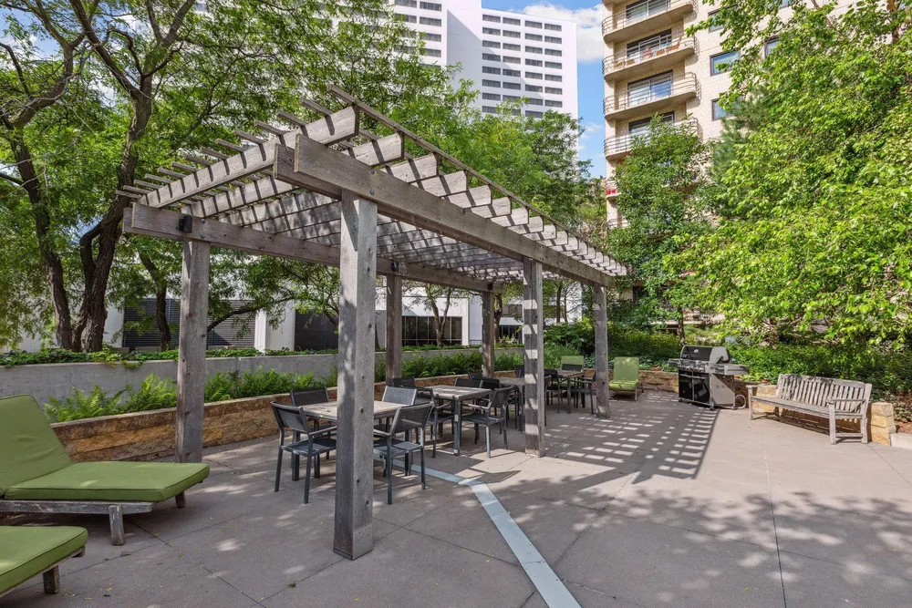 Nicollet Ave, Minneapolis, MN 55403