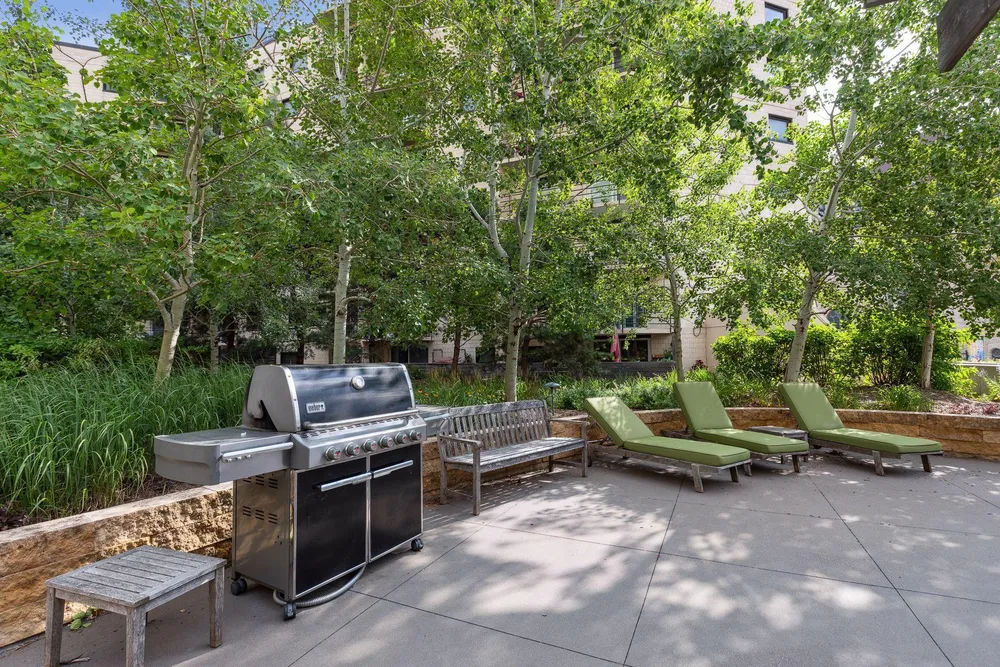 Nicollet Ave, Minneapolis, MN 55403