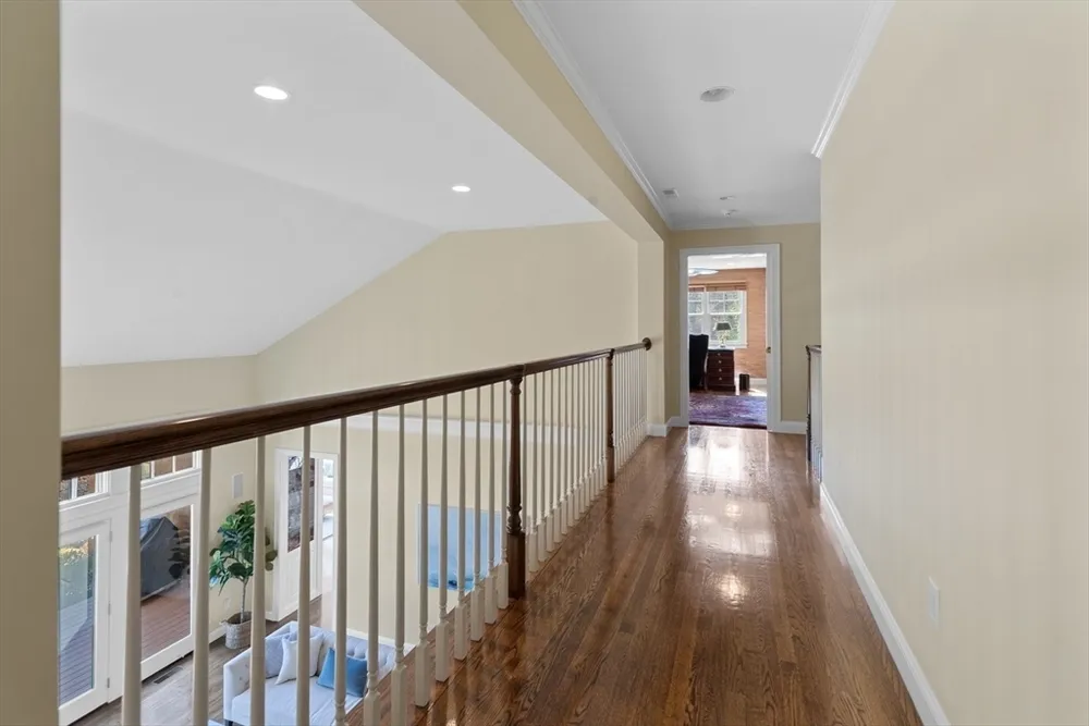 71 Clubhouse Dr, Hingham, MA 02043
