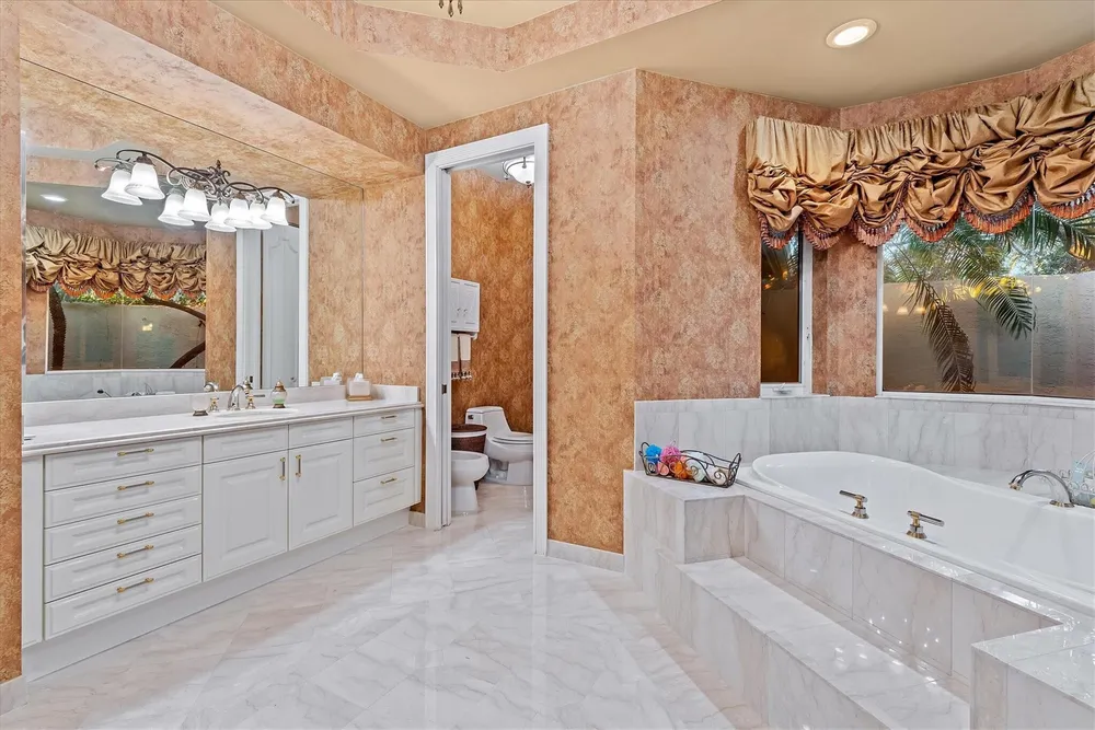 3060 Paddock Rd, Weston, FL 33331