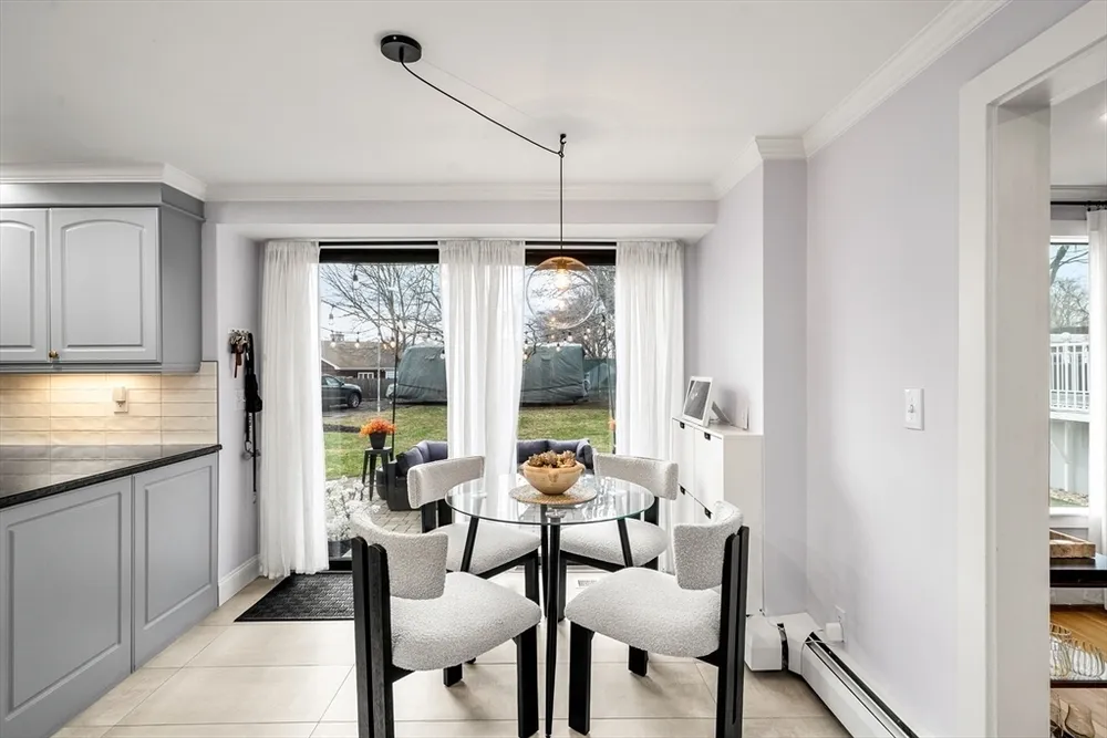 588 Andover St, Lowell, MA 01852