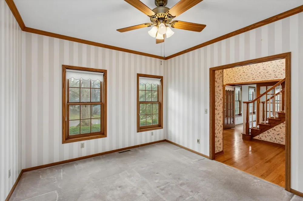 1004 Walden Ct, Burnsville, MN 55337