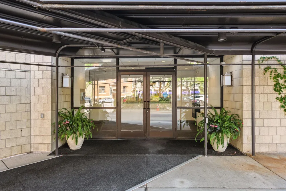 Nicollet Ave, Minneapolis, MN 55403