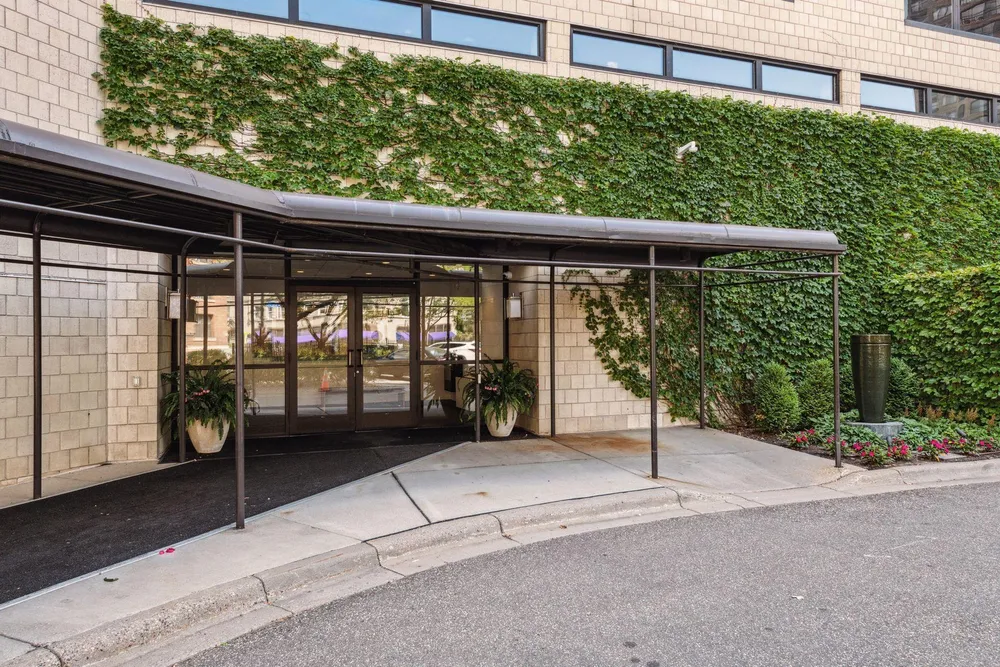 Nicollet Ave, Minneapolis, MN 55403