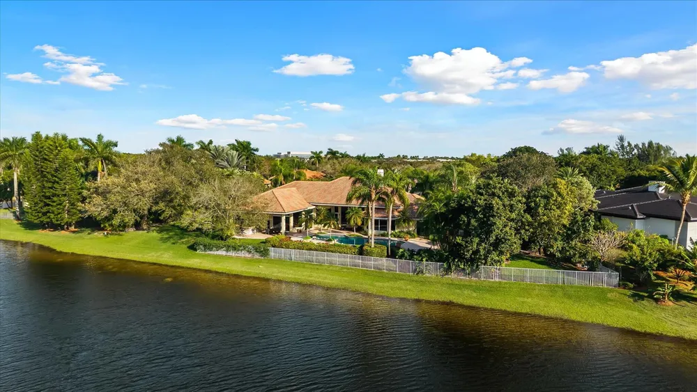 3060 Paddock Rd, Weston, FL 33331