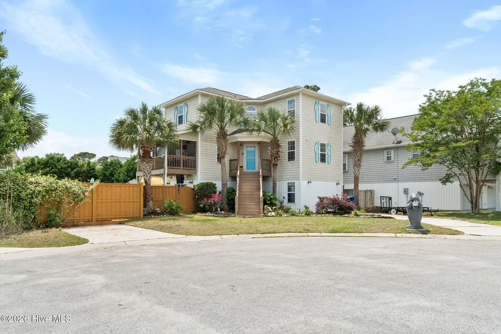 110 Palm Breeze Dr, Carolina Beach, NC 28428