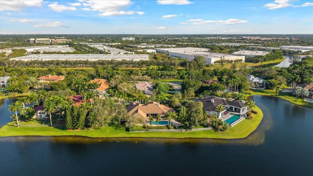 3060 Paddock Rd, Weston, FL 33331